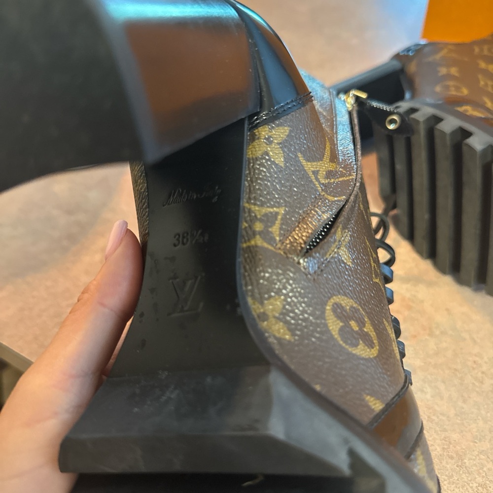 Louis Vuitton Star Trail Ankle Boots - Picture 5 of 7